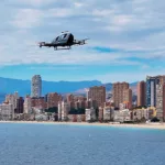 eHang marca un hito en Europa con el Primer vuelo urbano de un eVTOL autónomo en Benidorm